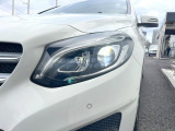●LEDヘッドライト:夜間走行時も良好な視界を確保し安心して運転できる高輝度LEDヘッドライトを装備!点灯速度が早く、消費電力も抑えられています。