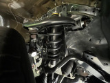 お車を安心してお乗りいただく為には、足回りの定期点検が欠かせません。サービスサポート(有償保証)では無料点検もご提供しており、安心のカーライフをお過ごしいただけるサポート体制が整っています。