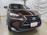 LEDヘッドライトです。デザイン性がよくとても明るいので、夜間の走行や悪天候でも安心です。しかも長寿命!