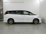 この度は、当社の展示車をご覧いただきまして、誠に有難うございます。自信をもってお勧めできる車となりますので、ごゆっくりご覧頂きたいと思います。