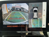 パノラミックビューモニター付きです。車両を上から見たような映像をディスプレイオーディオ画面に表示。運転席からの目視だけでは見にくい、車両周辺の状況をリアルタイムでしっかり確認できます。