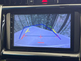 【バックカメラ】駐車時に後方がリアルタイム映像で確認できます。大型商業施設や立体駐車場での駐車時や、夜間のバック時に大活躍!運転スキルに関わらず、今や必須となった装備のひとつです!