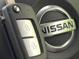 【キーレス】少し離れた場所からでもボタン一つでドアの開錠・施錠ができるのでとっても便利!ドアの鍵穴周りに傷をつけることもありません♪