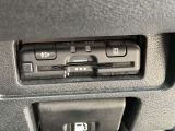 高速道路の料金所もスムーズに通過できるETC付いてます。