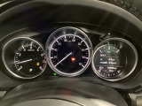 視界の整理やメーター周りの情報配置もシンプルで、運転中に余計なストレスを感じにくい点は大人向けの装飾と言えます♪
