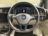 現代のVWの顔ともいえるGolf。なめらかな走りはもちろん安全性も充実させ、あなたのドライブに安心と楽しみを提供します。