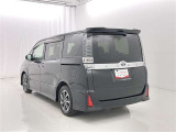 荷物をたっぷり載せて広々ドライビング♪夏でも冬でも、アウトドアやショッピングを思い切り楽しみましょう!