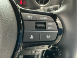 【アダプティブ・クルーズ・コントロール】予め設定した車速内でクルマが自動的に加減速。 前走車との適切な車間距離を維持しながら追従走行し、高速道路でのドライバーの疲労を軽減してくれる嬉しい機能付♪