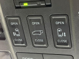 【両側パワースライドドア】スマートキーや運転席のスイッチで後席両側スライドドアの開閉が可能♪電動だから力を入れてドアを開ける必要が無く、小さなお子様でも簡単に開け閉めでき快適です♪