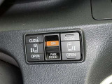 両側電動スライドドアで狭い所でも乗り降り楽々です!