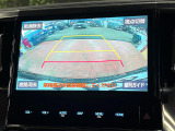 【バックカメラ】駐車時に後方がリアルタイム映像で確認できます。大型商業施設や立体駐車場での駐車時や、夜間のバック時に大活躍!運転スキルに関わらず、今や必須となった装備のひとつです!