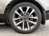 275/45R21の純正ホイール&タイヤを装着しております。