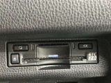 高速道路で便利な【ETC2.0】を装備しています。光ビーコン搭載で渋滞情報などナビゲーションと連動することで機能も充実いたします。他、観光施設に立ち寄るための高速料金割引サービス等もございます。