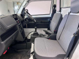 【車内ルームクリーニング済】専門スタッフにより車内はきれいにルームクリーニングを行っております。