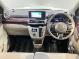 【運転席・助手席】スッキリとしたハンドル周りで使い勝手がいいです★