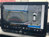 【パノラミックビューモニター】専用のカメラにより、上から見下ろしたような視点で360度クルマの周囲を確認することができます☆死角部分も確認しやすく、狭い場所での切り返しや駐車もスムーズに行えます。