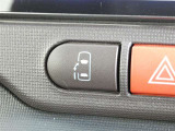 片側電動スライドドアのスイッチ付です。車内からもスイッチひとつで楽にドアの開閉が可能です。電動なので開閉時に力を使う必要がなく、半ドアになることもありません!
