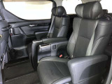 ゆとりある広々とした車内空間は、ドライブを始め買い物やレジャーなど、幅広く活躍します。一人でもみんなとでもお出かけを楽しみましょう!
