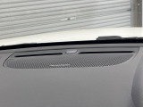 【harman kardon】ハーマンカードンのHi-Fiスペシャリストと共に、モデル別に開発・設計された専用チューニングが臨場感溢れる音響空間を実現しています。