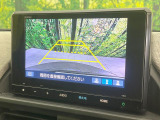 【バックカメラ】駐車時に後方がリアルタイム映像で確認できます。大型商業施設や立体駐車場での駐車時や、夜間のバック時に大活躍!運転スキルに関わらず、今や必須となった装備のひとつです!