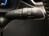 ライトスイッチです。「AUTO」にすると外の明るさに応じてスモールライト・ヘッドライトが自動でON・OFFします。夕暮れ時や屋内駐車場、トンネルなどに便利です。フォグランプもON・OFFできます。