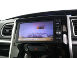 【バックモニター】付です。バックギヤに入れるだけで、ナビの画面に後方視界を映し出して非常に便利ですよ(^^♪後ろが見えることで安全確認も出来ますね☆