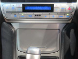 左右独立温度コントロールフルオートエアコンです。運転席、助手席それぞれで独立して温度設定ができます。冷え性の方が乗っても安心ですね♪