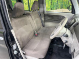 運転席シート廻りは使用感も少なく、良好な状態となっています。前オーナー様が丁寧に使っていたことがよくわかりますね。