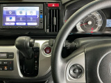 ホンダ純正メモリーナビ搭載なので、遠方へのドライブもお任せ下さい!ステアリング左手側にオーディオ関連のコントロールスイッチを配置しています。操作時は視線を逸らすことなく運転に集中できます