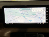 メーカーナビ12.3インチの大型ディスプレイ・Google搭載となり、ナビゲーションはもちろん普段スマートフォンで楽しんでいる情報やエンタメもシームレスに車内へコネクト。