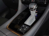 電動パーキングブレーキ・ブレーキホールドを装備してます。ホールド機能は信号待ちが多い一般道で疲労軽減になり、大好評です!