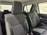 高いホールド性で運転姿勢が安定します。長距離ドライブでも疲れにくいのが魅力です。
