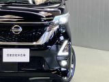 【ハイビームアシスト】先行車や対向車のライト、周辺の明るさに合わせて、ハイ・ロービームを自動で切り替え。切り替えのわずらわしさと切り替え忘れを無くしてくれます!