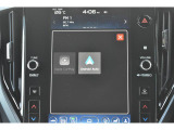 Apple CarPlay/Android Autoに対応しスマートフォンにインストールされているアプリを大画面に表示して使用できるほか、音声認識による操作も可能です。