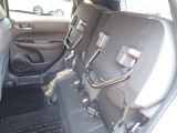 ◆チップアップ&ダイブダウン機構付【ULTR SEAT】は後席座面を左右分割で跳ね上げることができます。トランクで積載できない背の高い荷物をラクラク収納できます。ホンダ車ならではの人気装備です。
