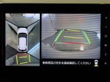 パノラミックビューモニター付きです。車両を上から見たような映像をモニター画面に表示。運転席からの目視では見にくい、車両周辺の状況をリアルタイムでしっかり確認できます。