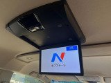 【フリップダウンモニター】大画面モニターで後席でもエンタメをお楽しみいただけます。小さなお子様にも大人気の装備です♪