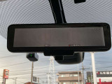 インテリジェントルームミラーはフル乗車でも後方が確認できます。