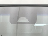 【スマートアシスト】走行中に前方の車両等を認識し、衝突しそうな時は警報とブレーキで衝突回避と被害軽減をアシスト。より安全にドライブをお楽しみいただけます。
