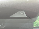 【衝突軽減システム】走行中に前方の車両等を認識し、衝突しそうな時は警報とブレーキで衝突回避と被害軽減をアシスト。より安全にドライブをお楽しみいただけます。