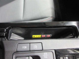 ワイヤレス充電機能で接続の手間いらず。スマートフォンなどをワイヤレスで充電可能です。
