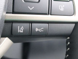 レーダークルーズコントロール(全車速追従機能付)が装備されています。高速道路で定速走行だけでなく、0km/hから約100km/hの広い範囲で先行車との車間距離を適切に保ちながら追従走行ができます。