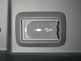 【充電用USB端子】デバイスの充電に便利です。※実際の接続端子は写真で確認or店舗までご気軽にお問合せください♪