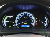 とっても見やすいメーターです。夜間時はラグジュアリーな気分にさせてくれる照明が魅力ですので、夜のドライブも楽しみになりますよ♪