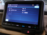 CD、DVD、Bluetooth、AM、FM、AUX、スマートフォン接続ができます。