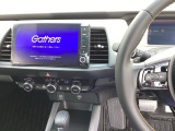 オートエアコンで、毎日のドライブを快適に。温度、風量を自動で調整し、理想的な車内環境を提供します。