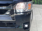 【LEDヘッドライト】悪天候や夜間走行時も良好な視界を確保し安心して運転できる高輝度LEDヘッドライトを装備!点灯速度が早く、消費電力も抑えられています。