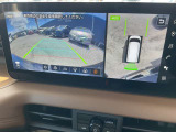 アラウンドビューモニターは、4個のカメラで真上から車を見たようにモニターで確認ができる日産の自慢の装備です。是非実際の車で体感してみてください。