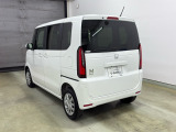 Honda SENSING装着車です。衝突を予測してブレーキをかけたり、前のクルマにちょうどいい距離で走行できる多彩な安心・快適機能を搭載した支援システムがドライバーをサポート。