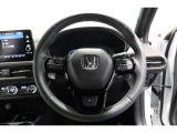 視認性の良いメーターで、運転中も情報がひと目で確認できて安心。見やすさにこだわったデザインで、毎日のドライブがもっと快適に